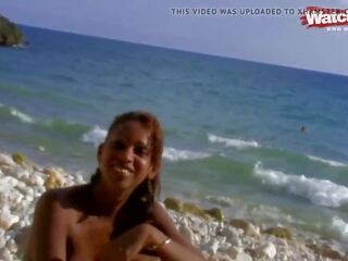Im Urlaub Am Meer Die Geile Brunette Gefickt: Free sex video ad